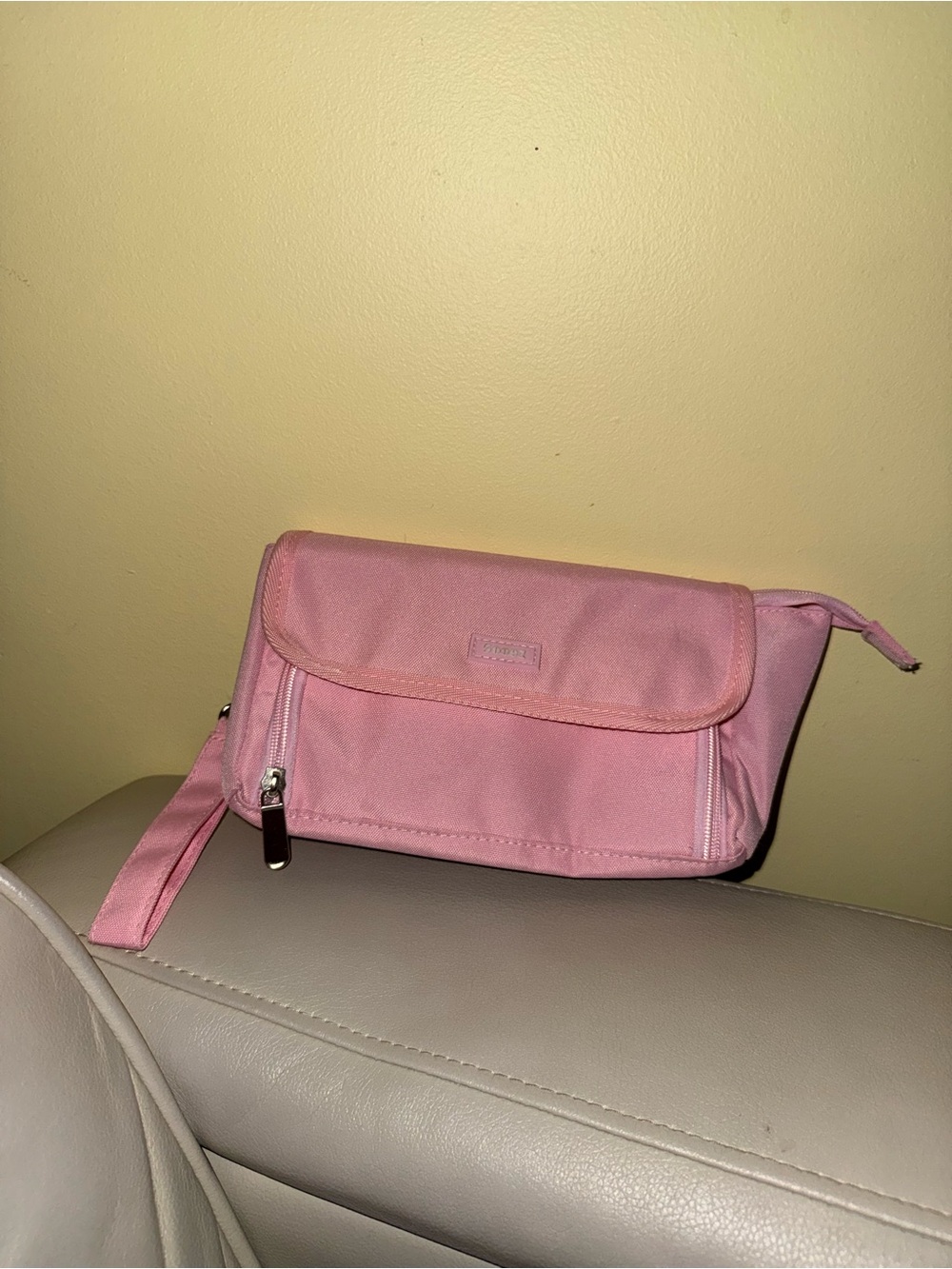 Sooez Pink storage wristlet style Bag